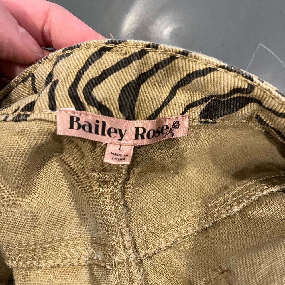 EDGY DESIGN Y2K JEANS